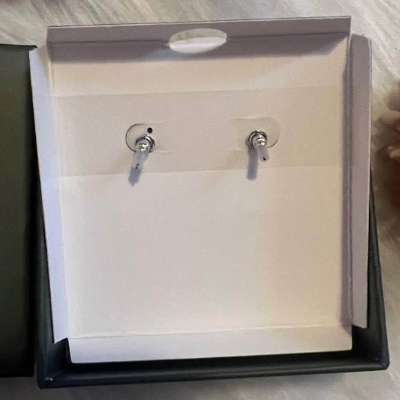 Jewels By Sunaina Narnia Stud Earrings Silver - Picture 3 of 7